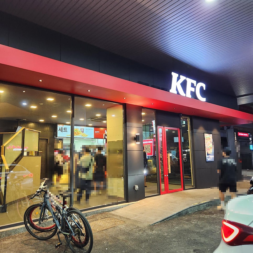 KFC 수원인계DT점 사진 3