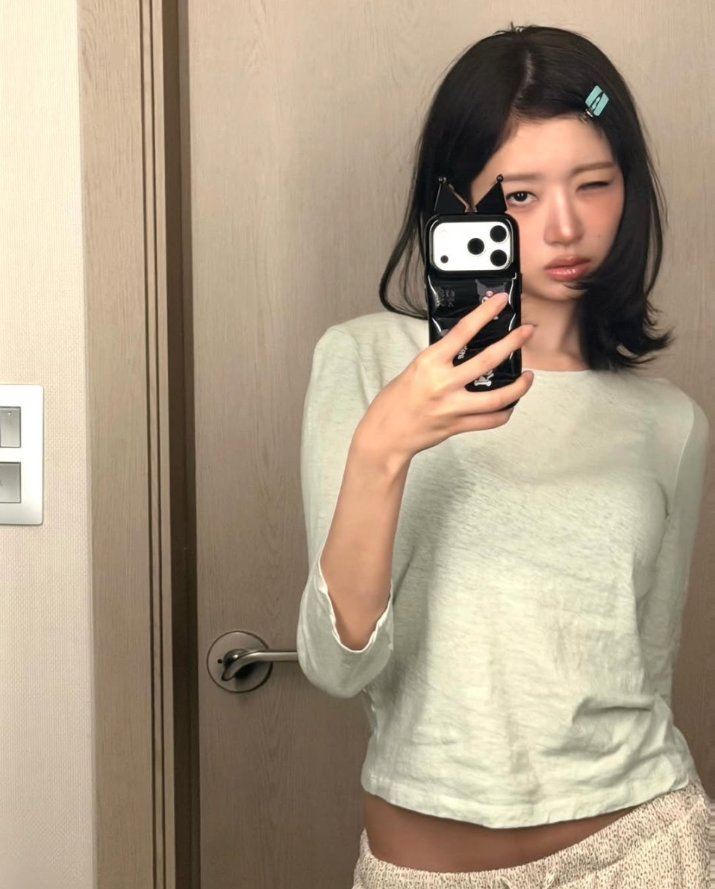 "It's Zara Again!" The Identity of That IVE Member's Instagram Selfie Outfit