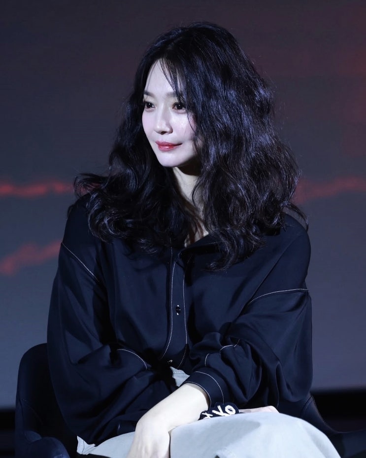  유행 끝난 줄 알았는데 다시 뜬다? 신민아 중단발 히피펌