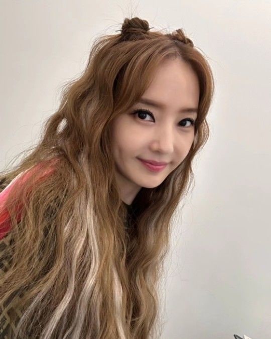 한채영 근황 데뷔 26주년 최근 활동 틱톡 라이브 건강이상설 해프닝 정리
