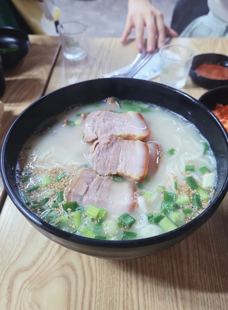  제주 연동 가락국수 공항 근처 현지인 맛집 돔베고기에 소주 한잔 제주 첫날 저녁 후기