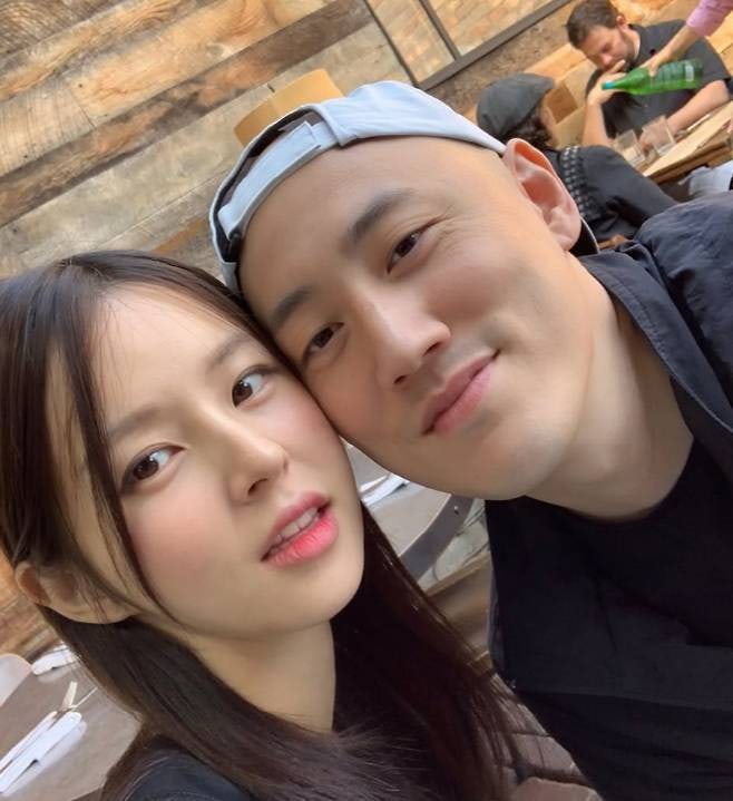 '두산家 며느리' 조수애, 결혼 8년차 맞아?.."오빠 30대 시절" 신혼 같은 투샷