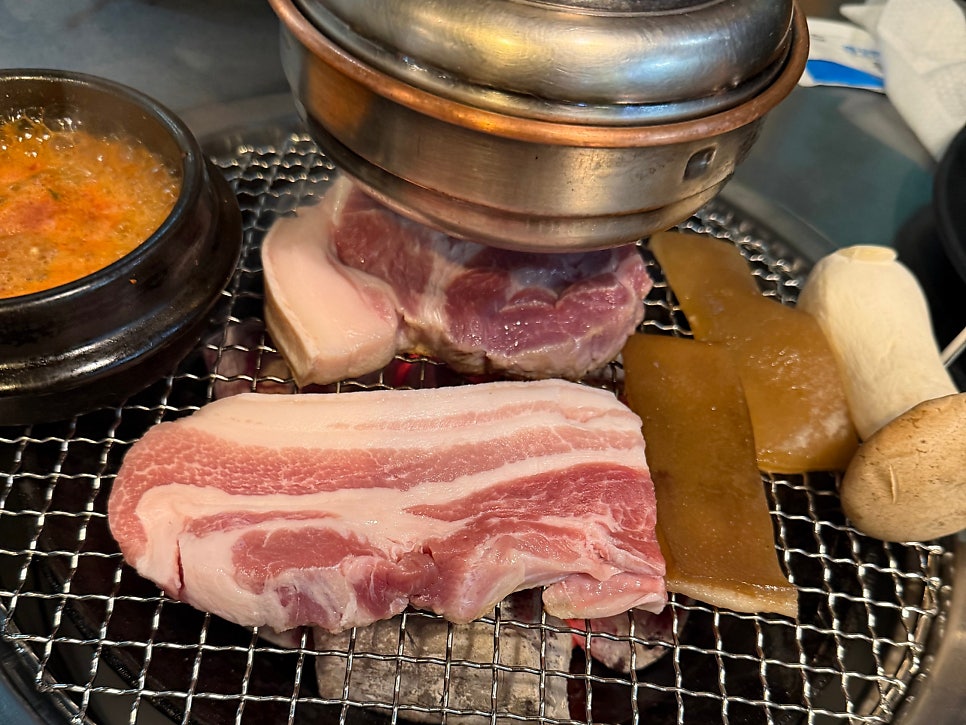 돼지삼춘생구이 사진 2