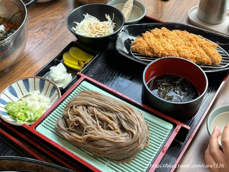 경주 충효동 맛집 돈까스 모밀 혼밥세트 선도소바 점심 후기