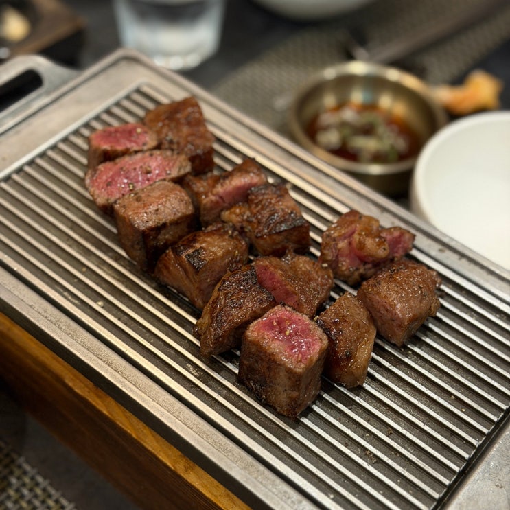  서울 압구정 소고기 콜키지 프리 맛집, 우살롱 재방문 후기!