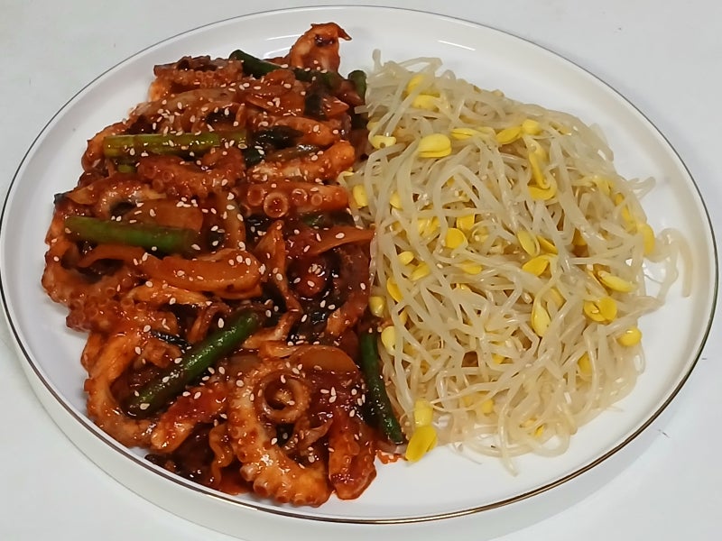 쭈꾸미 볶음 레시피 냉동 주꾸미 요리 쭈꾸미 콩나물 볶음 맛있게 만드는 법 주꾸미볶음 양....