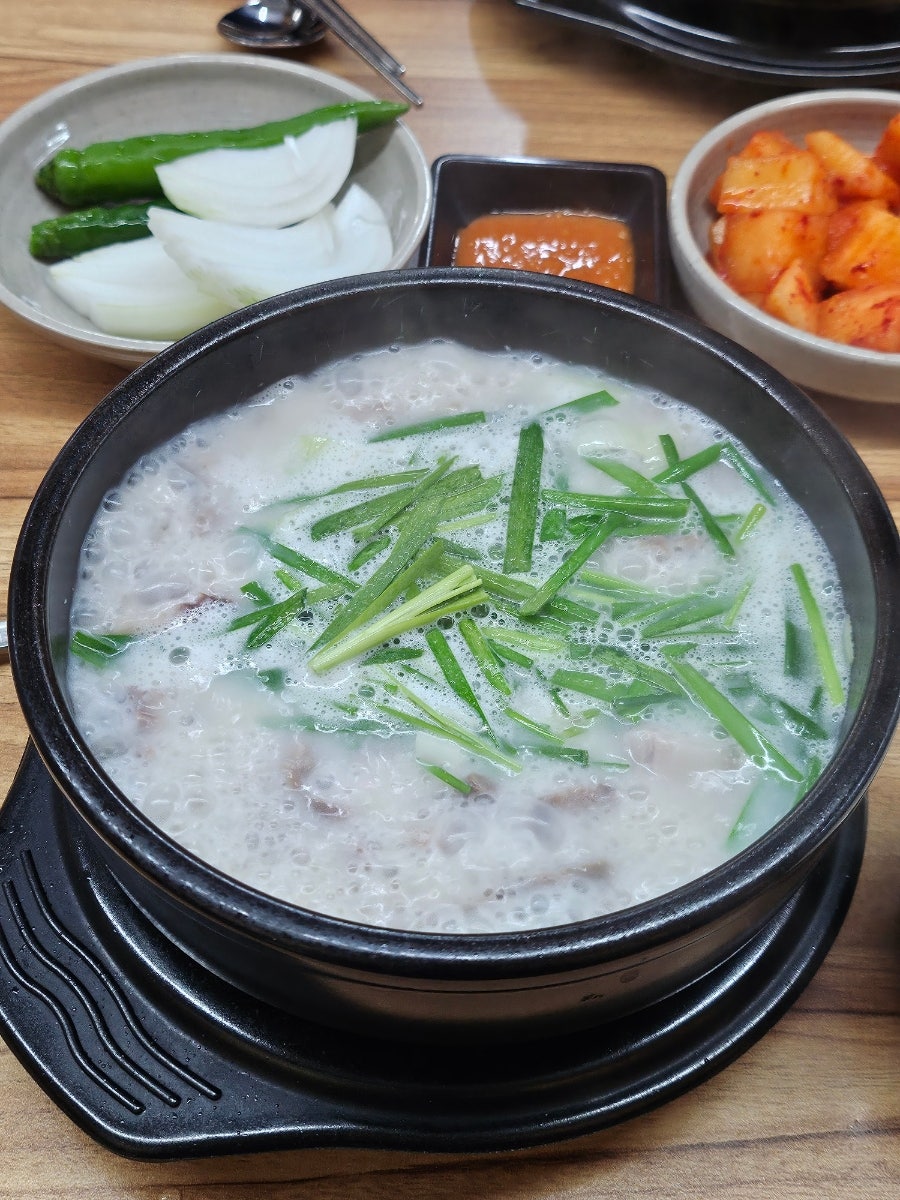 어마무시 돼지국밥 사진 6
