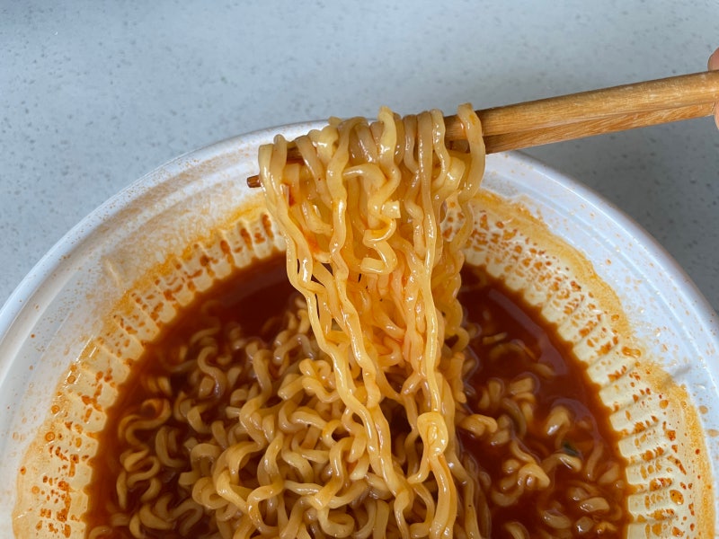 팔도 왕뚜껑 국물라볶이 전자레인지 컵라면 떡볶이