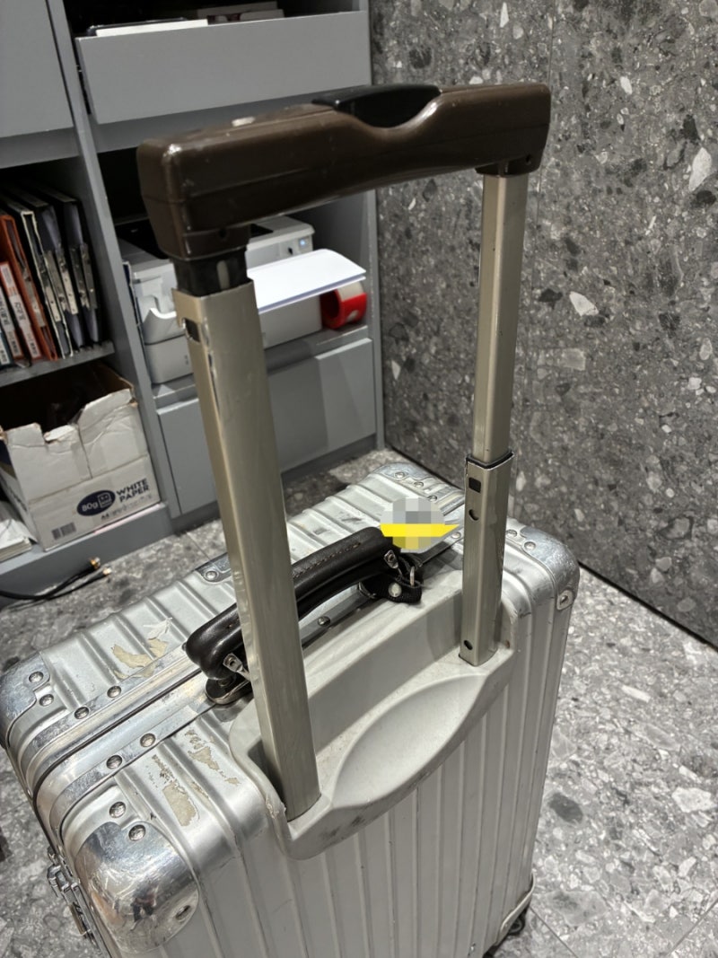 15년 된 리모와(RIMOWA)수리 후기｜구형 손잡이 부품 단종, 결국 다른라인 부품으로 교체(?)