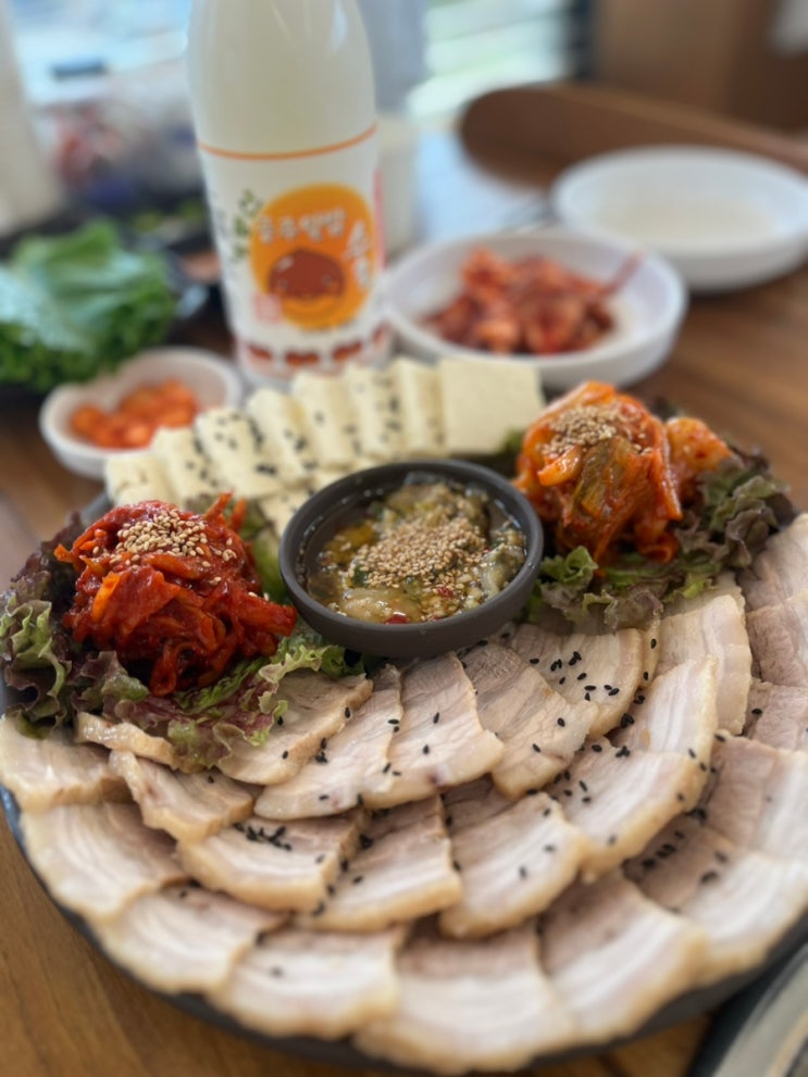  대전 대청호 근처 맛집 공주쌍신집칼국수 대청댐점에서 가족외식으로 보쌈, 파전, 칼국수, 동동주 후기