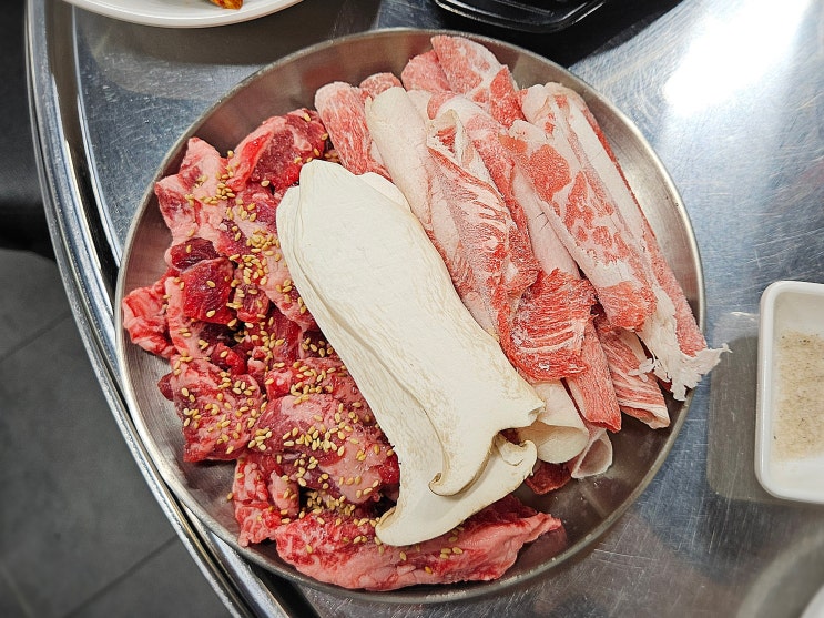  [수원 영통구] 남대포소갈비살 망포점 _ 소고기 가성비 맛도리! 소갈비살, 차돌박이, 육회까지 3박자 고루 갖춘 망포역 맛집