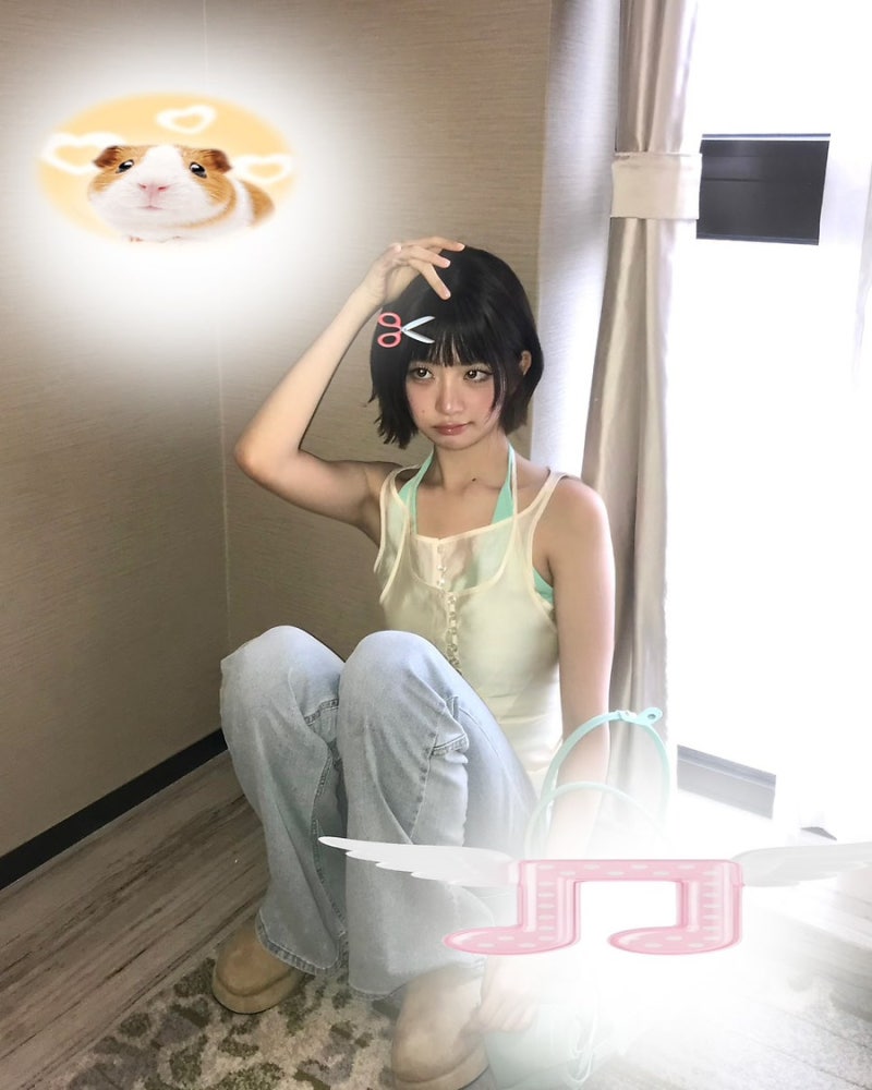 IVE Rei's Instagram: Summer Outfit Recommendations with Layered Camisole, Mint Coordination Pants, All Under 30,000 Won