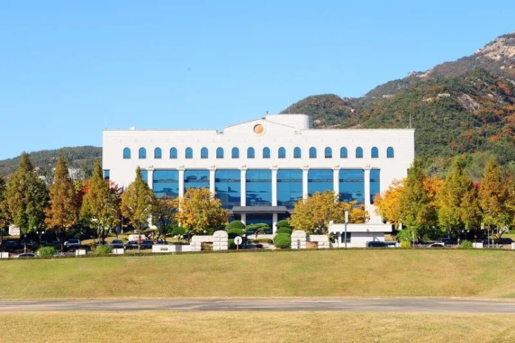  선관위 직원들은 어떻게 뽑고, 평소에는 무슨 일을 할까?