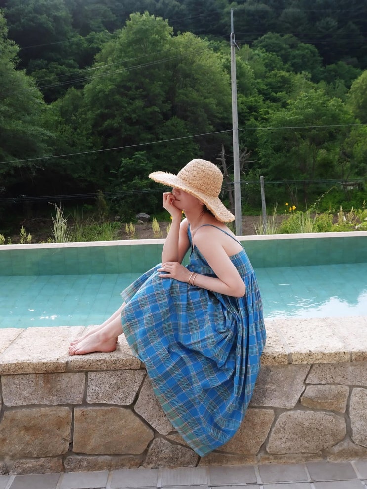  송혜교 수영장룩, 자연미 돋보여 여유로운 휴가 근황 공개