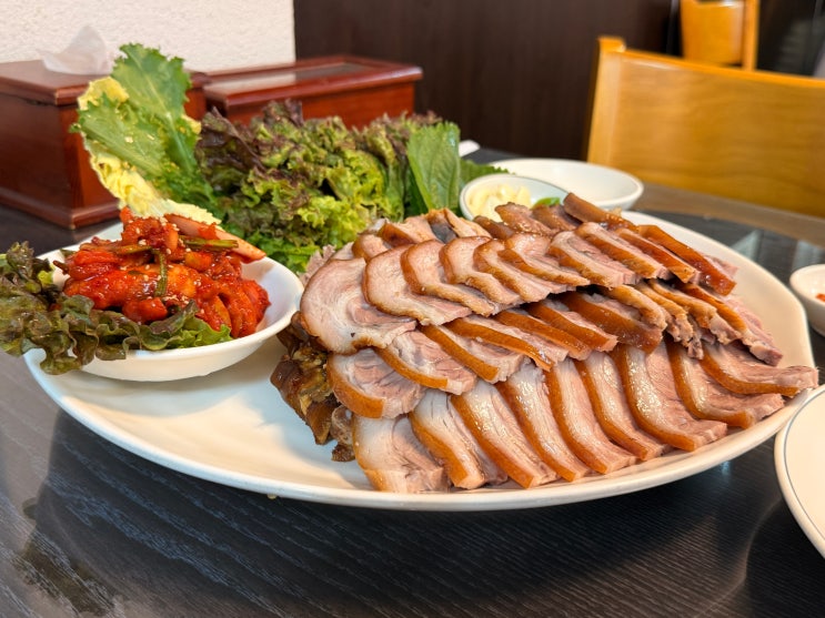  [춘천 근본 맛집] 배달 앱 이전 시절부터 동네를 평정한 노포 포스 '장터왕족발·보쌈' 솔직 후기