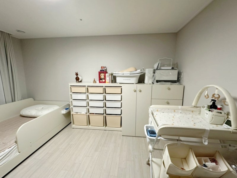 [출산준비] 한샘 샘키즈 옷장·데이베드 침대로 아기방 꾸미기 (가격, 가구 냄새 솔직후기)