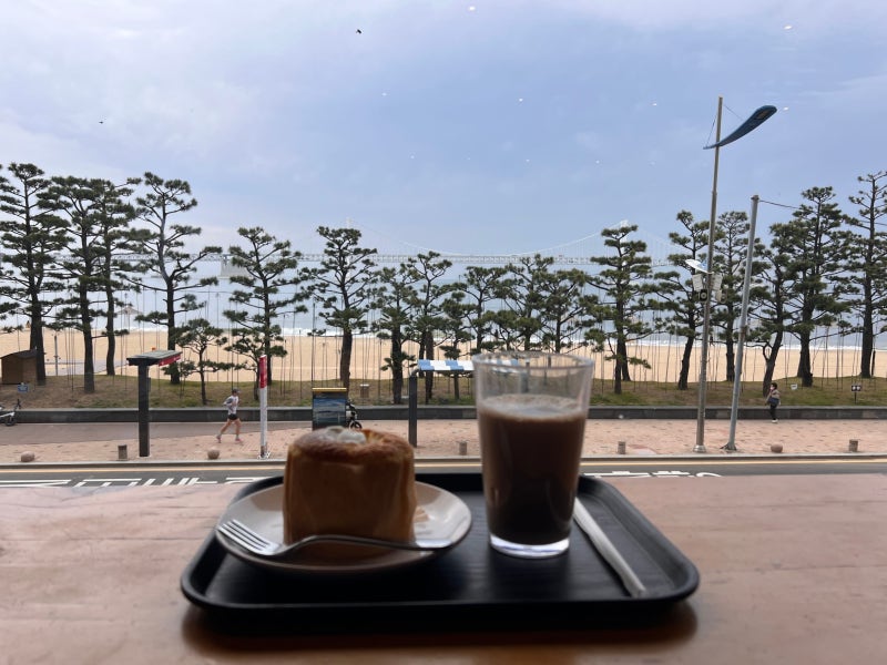 부산 광안리해수욕장 책읽기 노트북하기 좋은 오션뷰 넓은 디저트 커피맛집 카페 추천 :: 스....