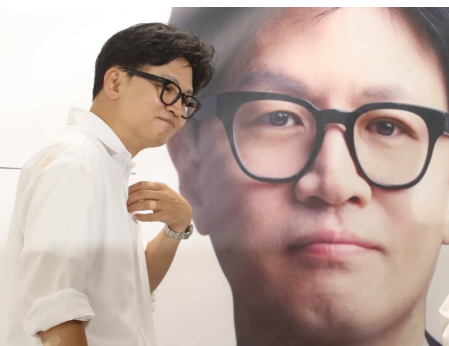 [긴급속보] <b>한동훈</b> 오늘 <b>국회</b> 간다…장동혁과 만날까? 복당... 
