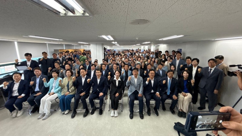 경기도지사 후보 추추선대위 해단식, 수원시병 시·도의회의원 당선자 간담회 - 김영진 국회....