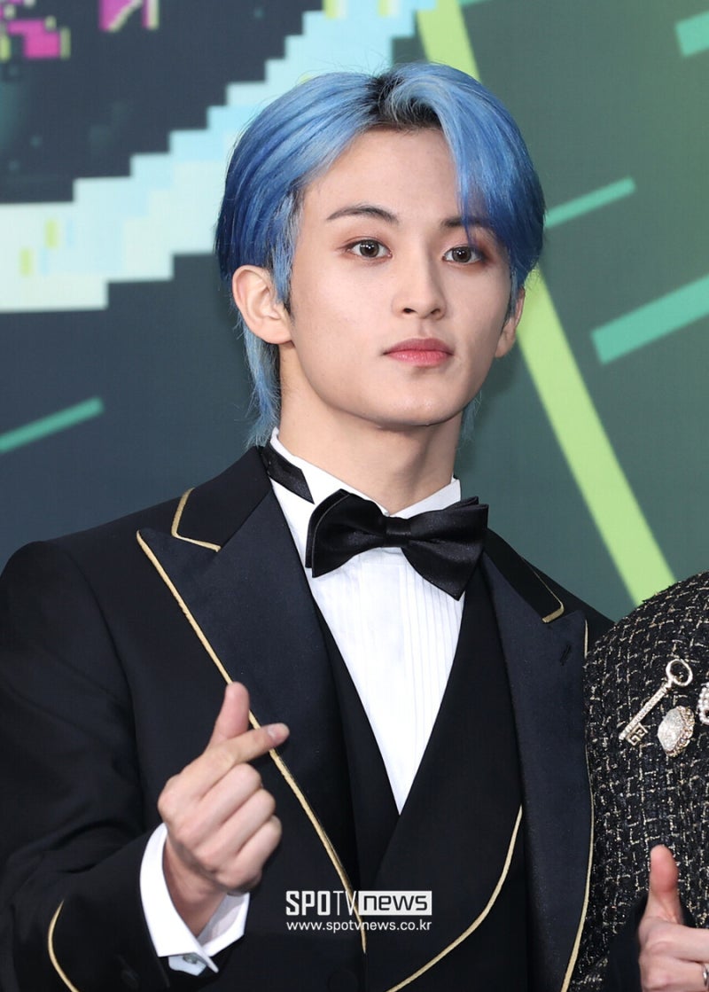 마크, 독립 레이블 어퍼룸 출범, 모든 비주얼은 AI 아닌 직접 제작