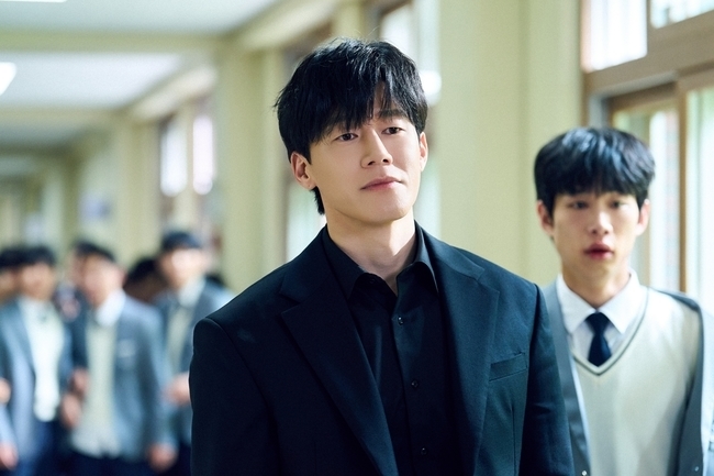 넷플릭스 참교육 <b>김무열</b> 캐스팅 논란과 원작 이슈 속 <b>심경 고백</b>... 