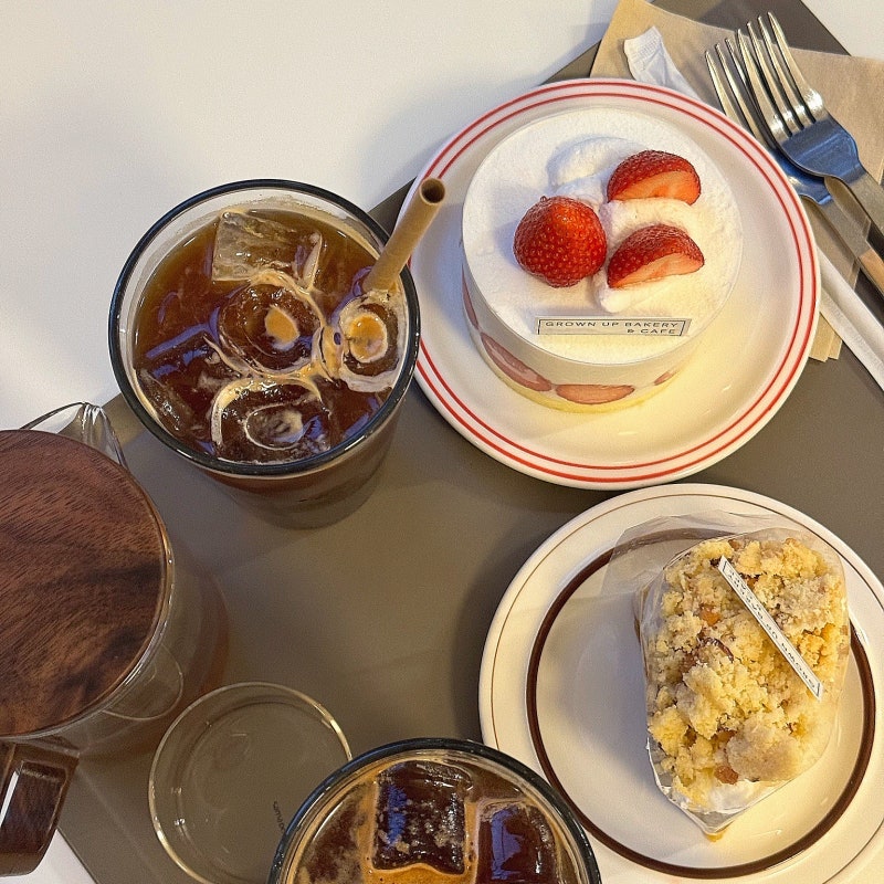진주 평거동 카페 케이크 맛집 ‘그로운업’ 딸기생크림 얼그레이 무화과 티라미수 케이크 ....