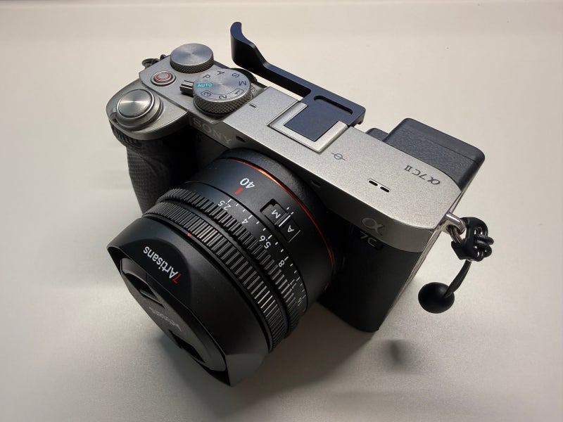 나의 가늘고 짧은 카메라 발자취 3: 소니 A7C2와 오사금(50.4gm)