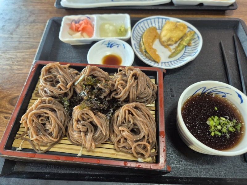 포항 메밀소바 1티어 맛집 | 흥해 솔밭메밀소바 | 김밥 튀김 돈가스 면추가 가능
