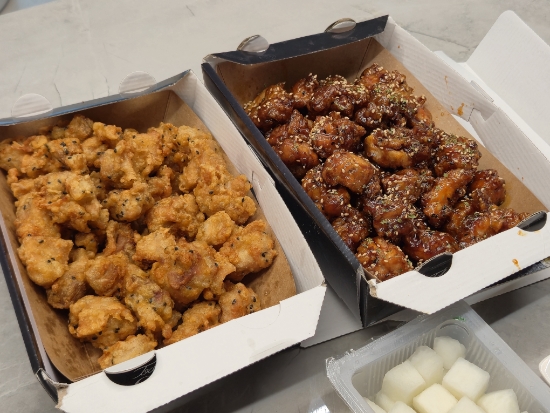  삼억닭강정 신방점(속초장터 본닭강정) 강정두마리세트 후기 (블랙강정 추천!)