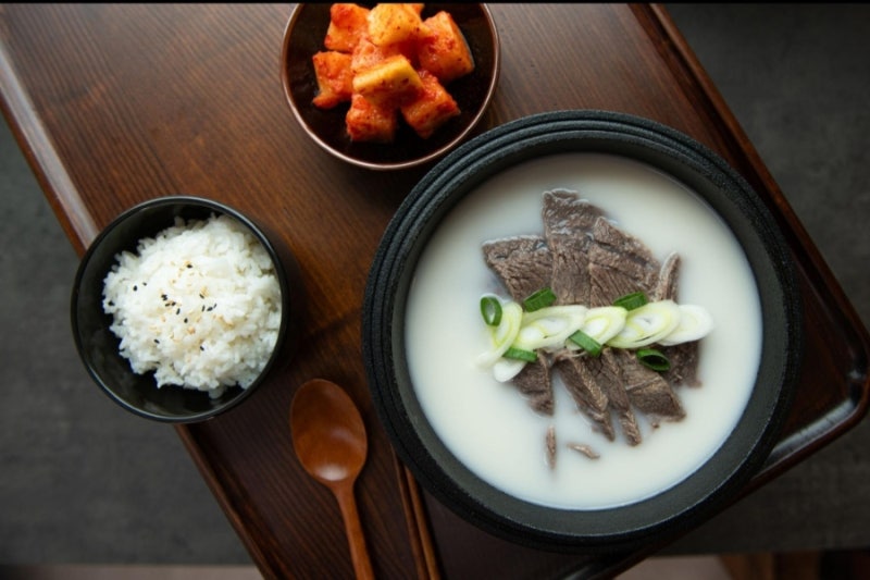 설렁탕 vs 갈비탕, 뭐가 다를까? 알고 먹으면 더 맛있는 국밥 이야기!