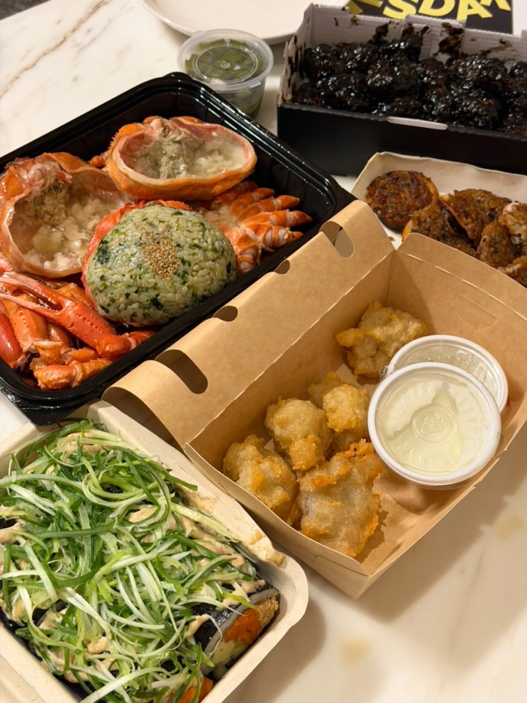  속초 중앙시장 메뉴 추천 : 닭강정, 홍게도시락, 쫀득감자, 장홍김밥, 오징어순대 그리고 수제맥주 (예약방법)