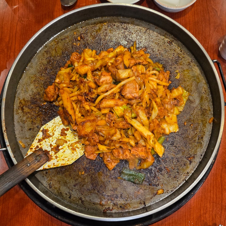  [춘천 명동1번지닭갈비 본점] 명동닭갈비골목 맛집: 철판닭갈비(300g) 2인과 볶음밥 - 웨이팅