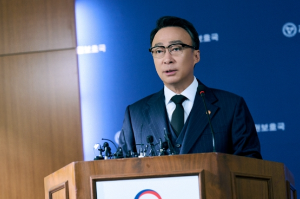 배우 이성민, 왜 '믿고 보는 배우'라 불릴까? (프로필 나이와 키 부터 필모그래피까지 총정리)