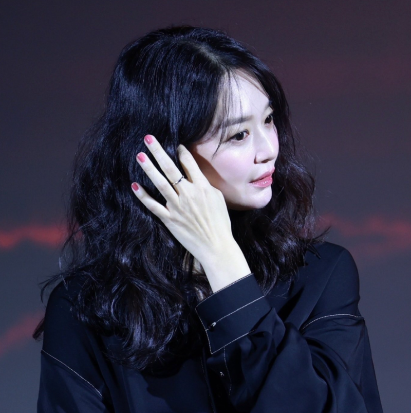 신민아 중단발 히피펌 분위기 미쳤다 스타일 핵심분석