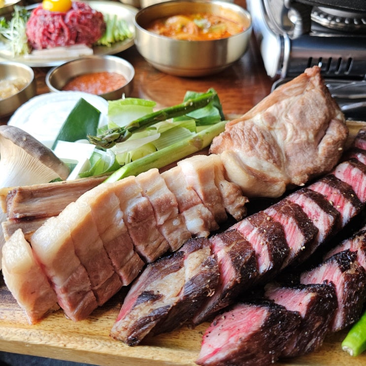  방이동 먹자골목 맛집 한우육회까지 먹은 방이옥