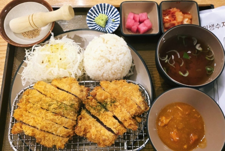  [김해부원동]푸짐한 양과 바삭한 식감 아이스퀘어 돈가스 맛집 '만월돈가스 김해부원점'