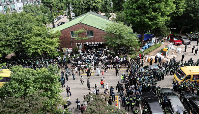 공무원 “<b>선관위</b> 답변 없었다”…잠실 <b>투표 중단</b> 사태 무슨 일?
