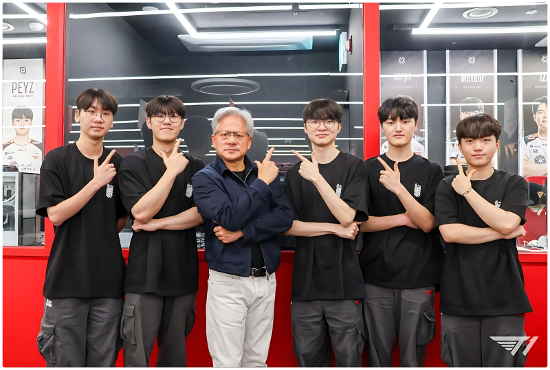 롤의 신 페이커와 AI의 신 젠슨 황이 홍대에서 만났다, 현장 초토화