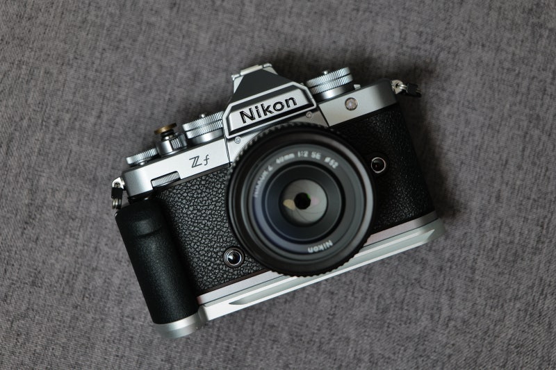 니콘 Zf + 40mm f/2 SE 실버 Kit 개봉기, 클래식 감성과 최신 기술의 만남