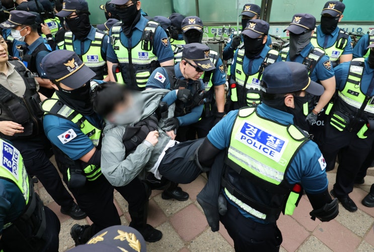 시민단체, ‘<b>잠실 개표소 충돌</b>’ 경찰 지휘부 고발... “강제... 