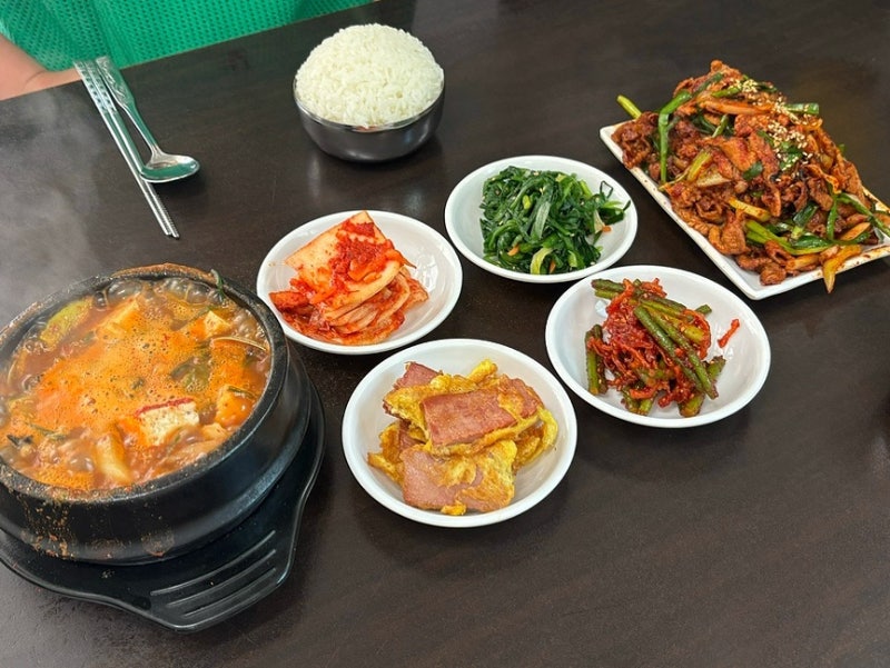 우장산역 맛집 충북식당 | 줄서서 먹는 이유 직접 확인한 솔직후기