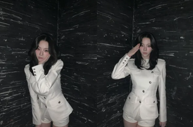 "AI가 울고 갈 마네킹 비율" 에스파 카리나, 소녀시대 '소원을 말해봐' 제복 완벽 재현.. 니하....