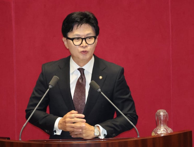 "성역은 없다" <b>한동훈</b>, 투표용지 사태 겨냥한 <b>선관위</b>... 
