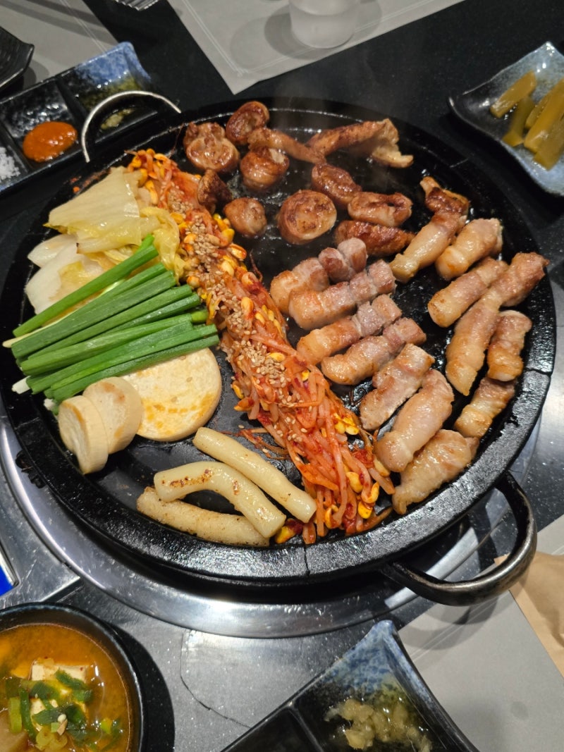 대구 들안길 맛집 아기랑 고기 구워주는 룸 식당 그릴링24