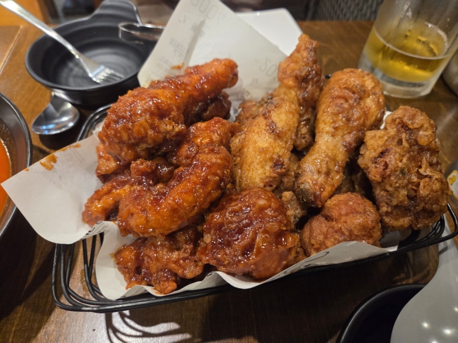 교촌치킨 증산점 사진 5