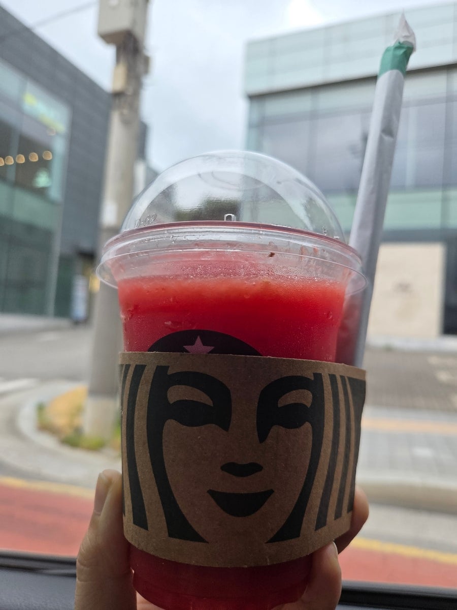 스타벅스 동명대DT점 사진 3