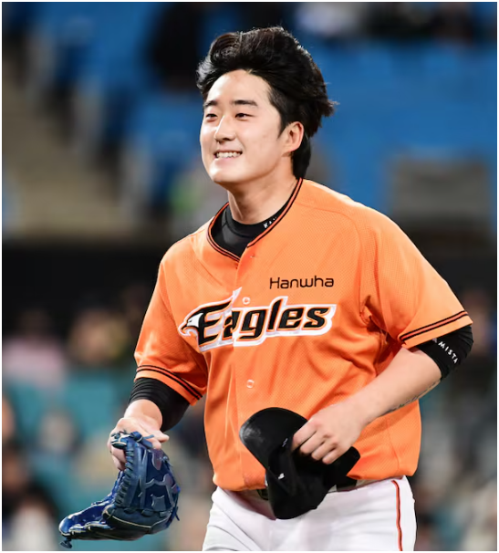장지수에서 <b>장유호</b>로… 눈물의 7실점 이후 2년 만에 돌아온... 