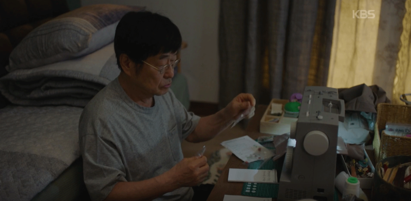 김창완, 윤복인 약 의심 사랑을 처방해 드립니다에서 더 크게 읽힌 건 약 한 알이 아니라 흔....