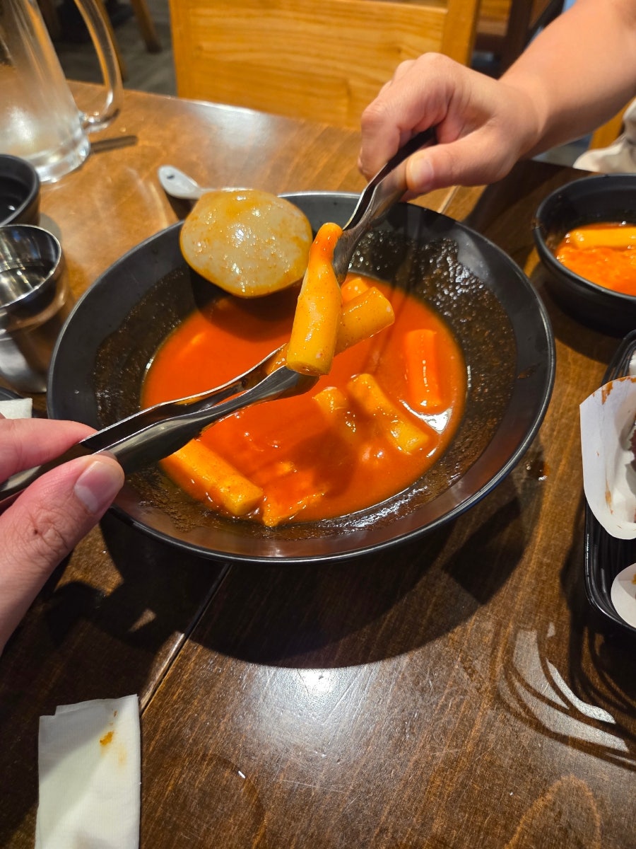 교촌치킨 증산점 사진 3