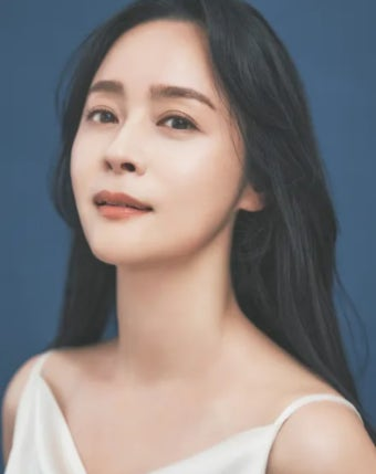 “11년 연애 끝에도 결혼 안 했다” 51세 여배우가 지금 더 행복하다고 말하는 이유.jpg